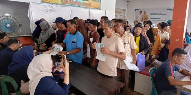 Penyaluran bantuan ekonomi dan pengganti perabot kepada warga terdampak bencana di Langsa