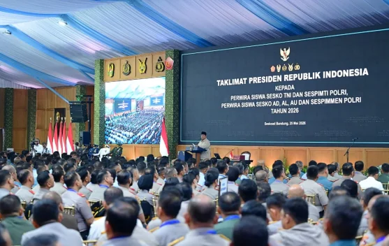 Presiden Prabowo memberi taklimat kepada perwira TNI-Polri di Seskoad Bandung