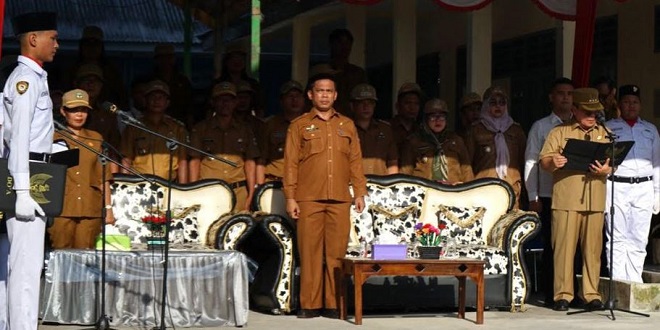 Wali Kota Wesly Silalahi memimpin upacara dan meninjau MBG di SMPN 4 Pematangsiantar