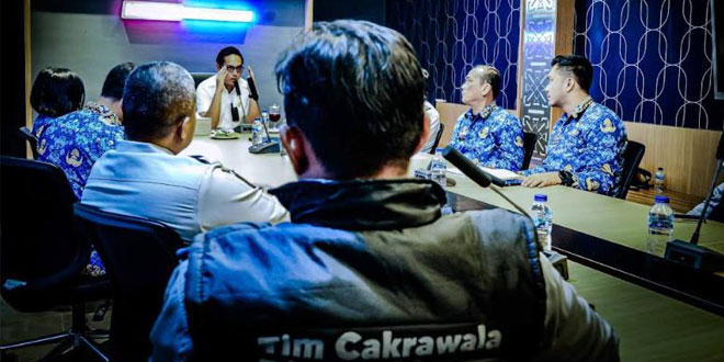 Wali Kota Medan memimpin rapat Dishub di ruang ITS mendorong teknologi dan keterbukaan