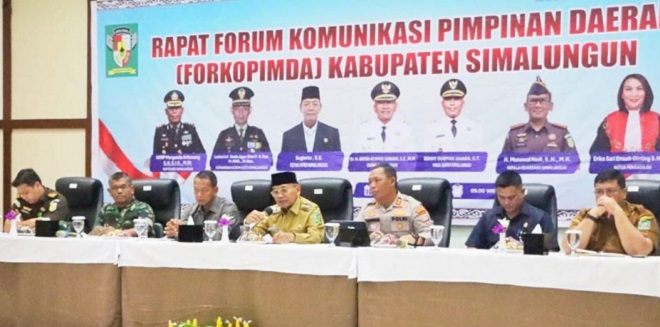 Bupati Simalungun memimpin rapat Forkopimda di Hotel Niagara Parapat