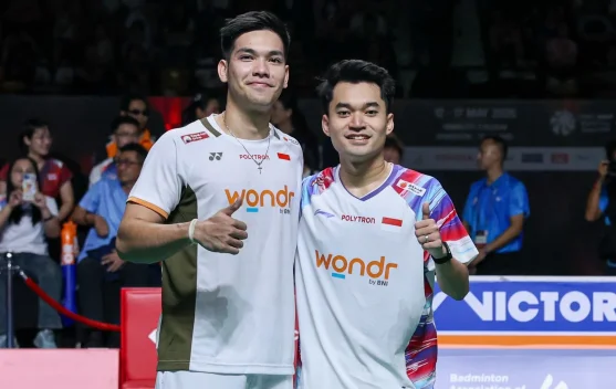 Leo Rolly Carnando dan Daniel Marthin merayakan gelar Thailand Open 2026