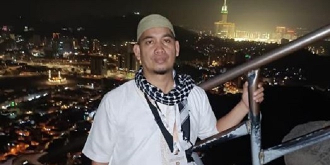 Ilustrasi jamaah haji beribadah di sekitar Ka'bah di Makkah