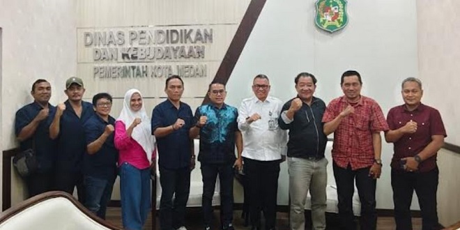 Audiensi Disdikbud Medan dan PWPM membahas hotline antipungli dan beasiswa siswa miskin