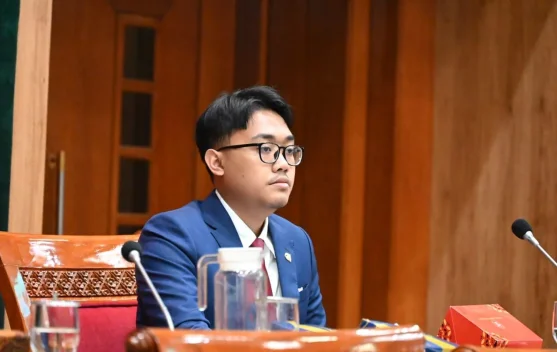 Anggota DPR Gus Hilman setelah kecelakaan di Tol Pasuruan-Probolinggo