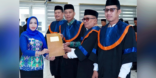 Bupati Maya Hasmita melantik Dewan Hakim dan Dewan Juri MTQH dan FSQ di Rantauprapat