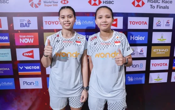 Isyana dan Rinjani merayakan kemenangan di Nimibutr Stadium Thailand Open 2026