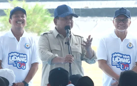 Presiden Prabowo hadir di panen raya udang Desa Tegalretno, Kebumen