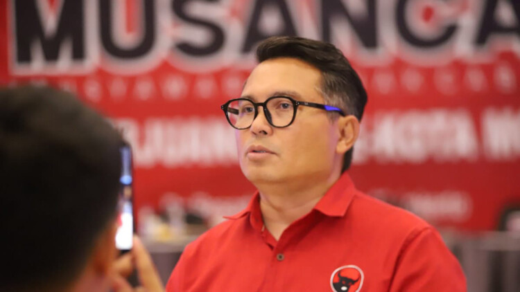 Ilustrasi pasar desa menunjukkan dampak pelemahan rupiah pada harga kebutuhan pokok