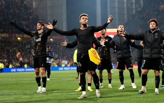 Pemain PSG merayakan gelar Ligue 1 2025/2026 setelah kemenangan atas Lens