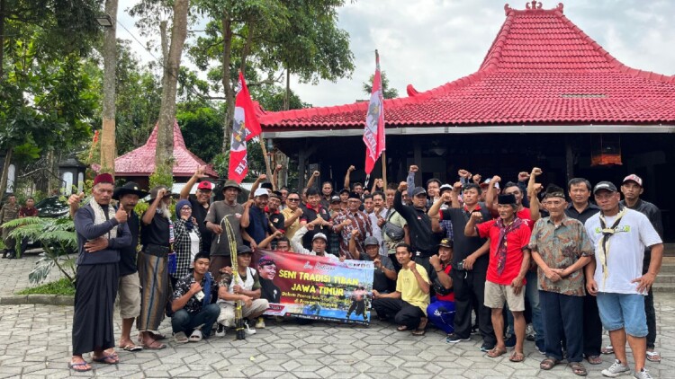 Jawara tiban dari Jawa Timur berkumpul saat pelepasan menuju Lampung Timur