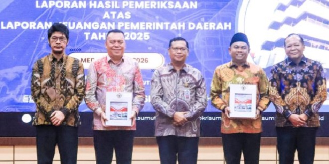 Bupati Serdang Bedagai menerima opini WTP dari BPK Perwakilan Sumut di Medan