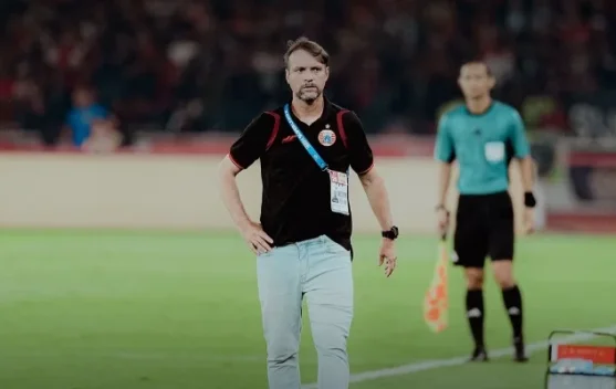 Pelatih Mauricio Souza bersama skuat Persija saat bertanding musim ini