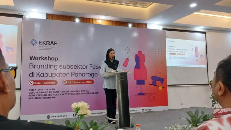 Novita Hardini menghadiri workshop branding subsektor fesyen di Hotel Maesa Ponorogo