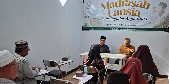 Peserta Madrasah Lansia belajar di Rumah Wakaf Haroen Aly Banda Aceh
