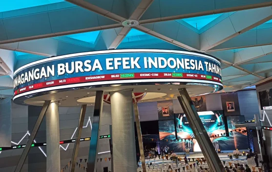 Grafik pergerakan IHSG turun 0,05 persen ke level 6.127 pada penutupan Jumat