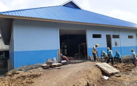 Ilustrasi dapur MBG dan petugas survei lokasi; pendaftaran mitra harus lulus verifikasi