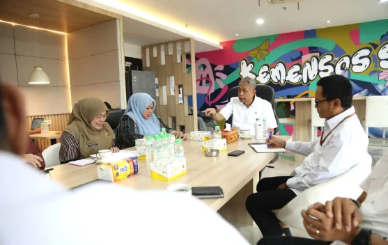 Wamensos Agus Jabo menerima audiensi Wakil Bupati Pringsewu di Kantor Kementerian Sosial