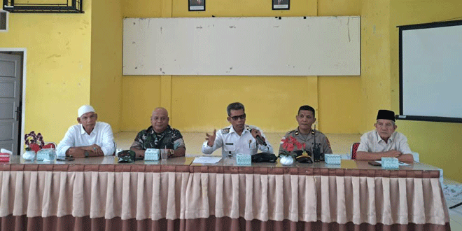 Rapat musyawarah tapal batas gampong di Aula UDKP Kecamatan Peukan Bada