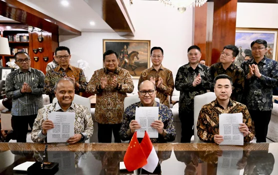 Presiden Prabowo menyaksikan penandatanganan MoU antara BPI Danantara dan Hisense
