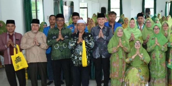Wali Kota Wesly Silalahi membuka Konferensi IV Muslimat NU Pematangsiantar di Gedung MUI 24 Mei
