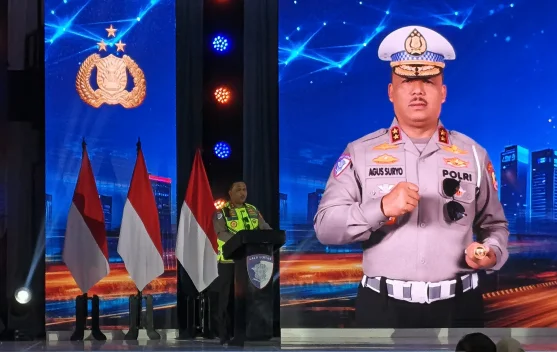 Kakorlantas Irjen Agus Suryonugroho memberi arahan pada Rakernis Fungsi Lalu Lintas 2026 di STIK Jakarta