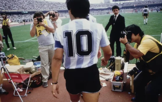 Koleksi jersey Piala Dunia ikonik termasuk Brasil 1970, Argentina 1986, Jerman 1990
