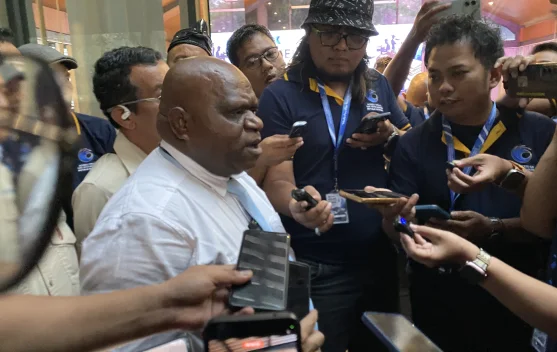 Natalius Pigai berbicara soal penanganan begal dan proses hukum
