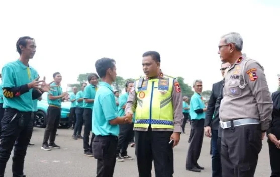 Pelatihan pengemudi taksi di ISDC Serpong oleh Korlantas Polri dan Green SM