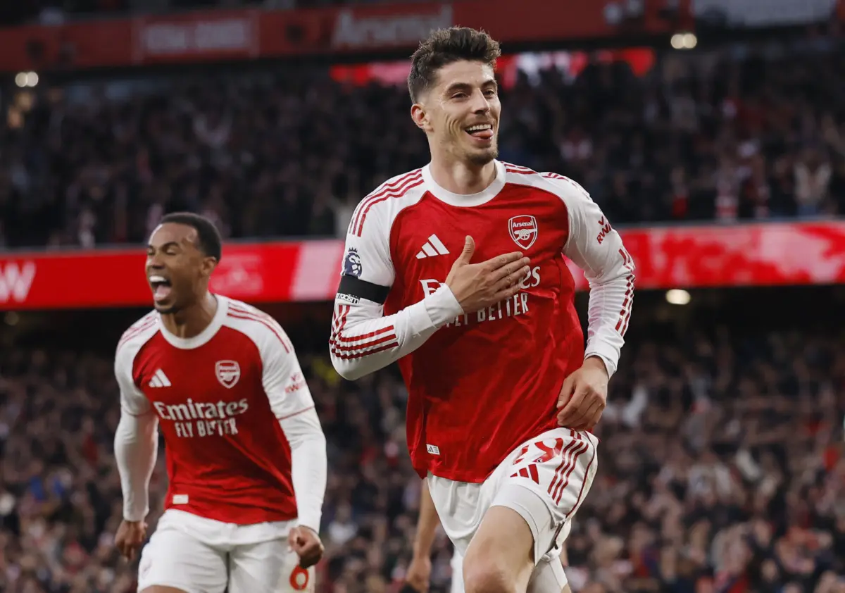 Pemain Arsenal merayakan gol di Emirates Stadium