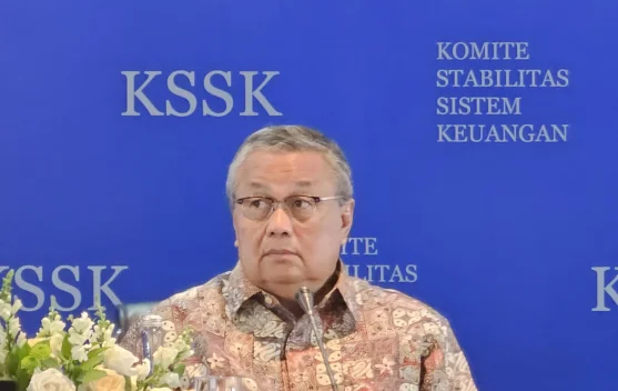 Perry Warjiyo menjelaskan proyeksi nilai tukar rupiah dalam rapat kerja Komisi XI DPR