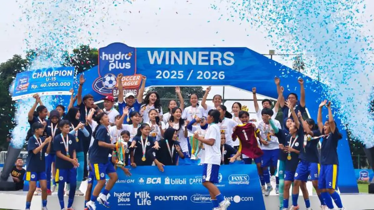 Final HYDROPLUS Soccer League di Lapangan Pusdikpom Cimahi menampilkan Mojang Priangan