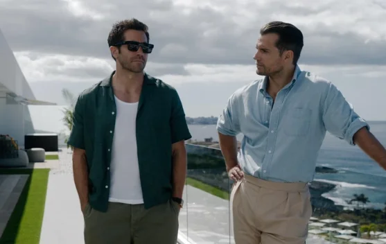 Poster film In the Grey menampilkan Henry Cavill dan Jake Gyllenhaal dalam nuansa gelap aksi