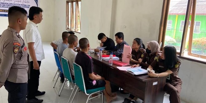Dokumen berkas perkara dan barang bukti kasus pencurian sawit