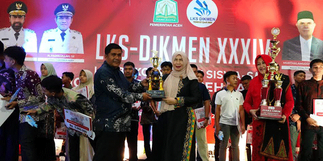 Kepala Dinas Pendidikan Aceh Murthalamuddin menutup LKS Dikmen XXXIV di Aula SMKN 2 Banda Aceh