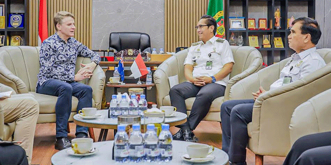 Wali Kota Medan Rico Waas menerima Dubes Australia Rod Brazier di rumah dinas, diskusi investasi dan pendidikan