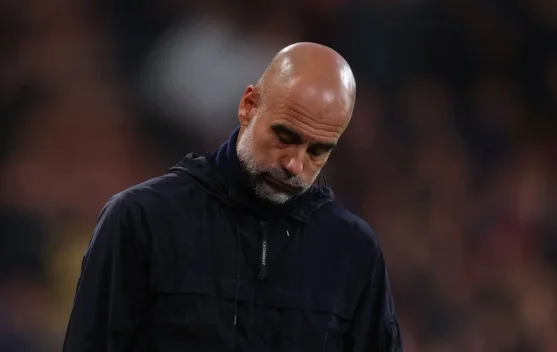 Pep Guardiola memberi pernyataan resmi tentang kepergiannya di depan media di Etihad Stadium