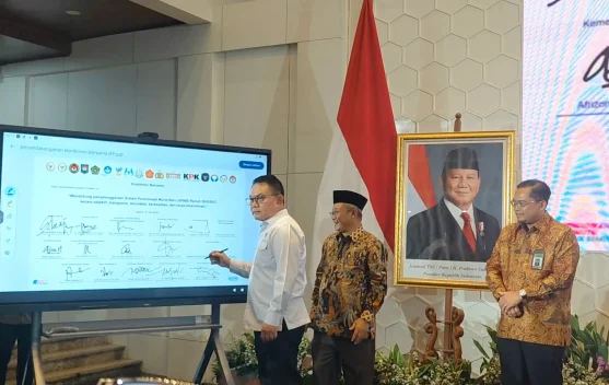 Penandatanganan komitmen SPMB RAMAH oleh Kemendikdasmen bersama lintas lembaga