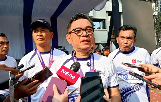 Peserta Lemhannas Fun Run 2026 berlari di depan Kantor Lemhannas RI
