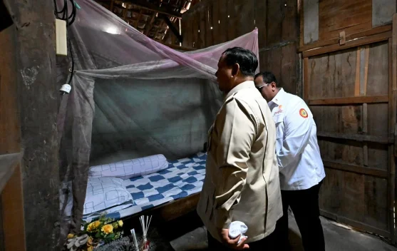 Interior Museum Marsinah menampilkan kamar dan barang pribadi Marsinah di Nganjuk