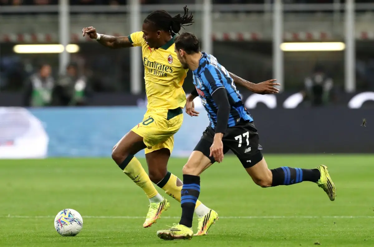 Suporter AC Milan di San Siro saat laga melawan Atalanta