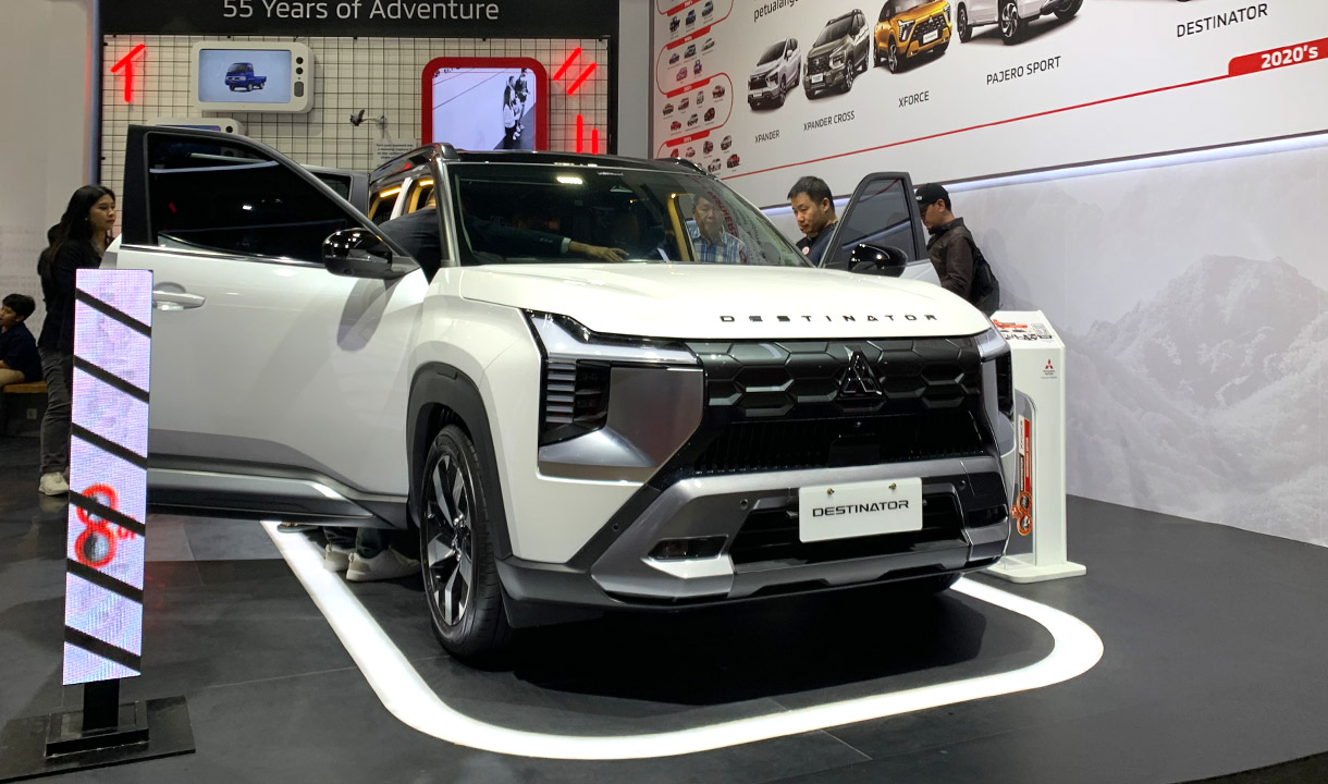 Mitsubishi Destinator dengan kabin lapang dan banyak ruang penyimpanan