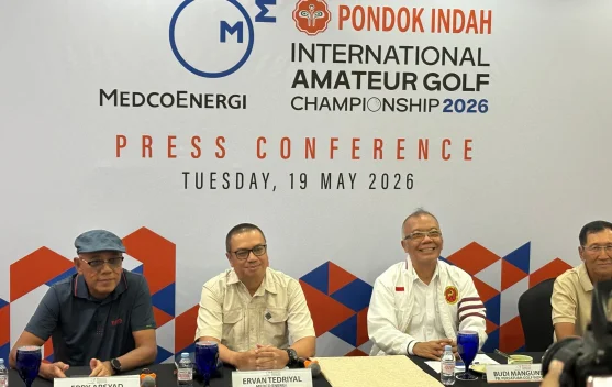 Pegolf berlaga di Pondok Indah Golf Course saat turnamen amatir internasional