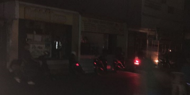 Warga terdampak pemadaman listrik di Sumatera