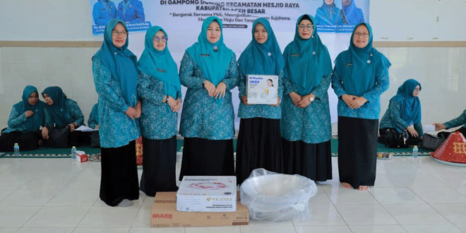 Kegiatan Saweu Gampong TP PKK Aceh Besar di Gampong Durung dengan peserta kader dan tokoh perempuan