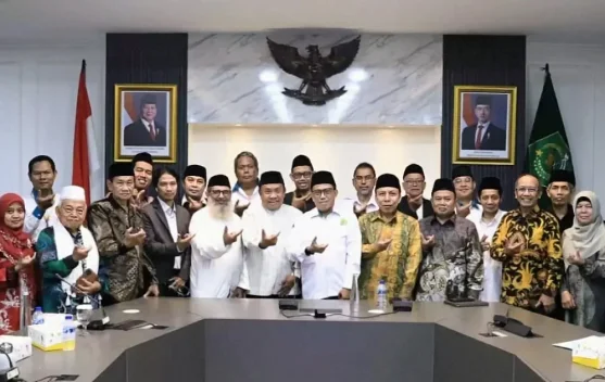 Menteri Agama mengukuhkan Tim Hisab Rukyat di Kemenag Jakarta, Mei 2026