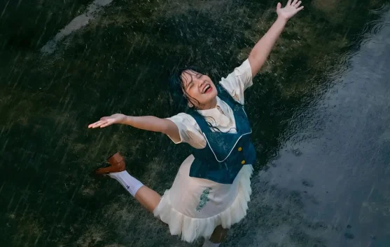 Cover single Idgitaf 'Berusaha di Bawah Hujan' menggambarkan dukungan dan kesetiaan