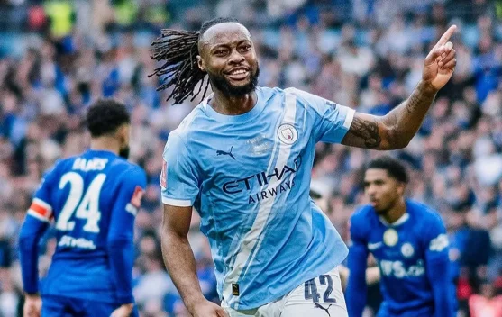 Antoine Semenyo selebrasi setelah mencetak gol kemenangan Man City di Final Piala FA 2026