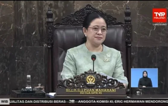 Puan Maharani membuka Rapat Paripurna DPR saat Presiden Prabowo menyampaikan KEM-PPKF RAPBN 2027