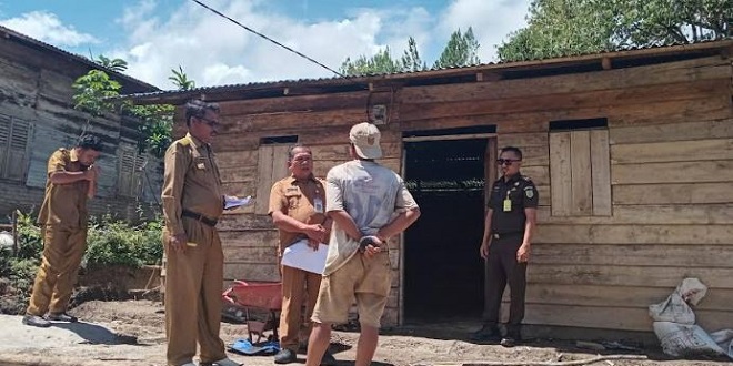 Tim Dinsos dan Kejari Humbahas melakukan pendataan PKH di Desa Janji Hutanapa